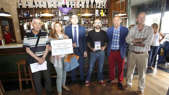 La Cervecería La Alcoholera gana la II edición del concurso de la Tapa del Huevito en Palencia