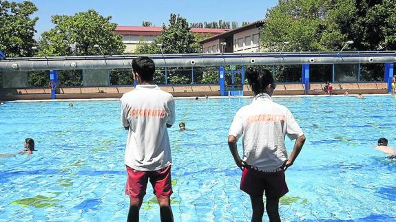 Seis piscinas municipales inauguran hoy la temporada estival