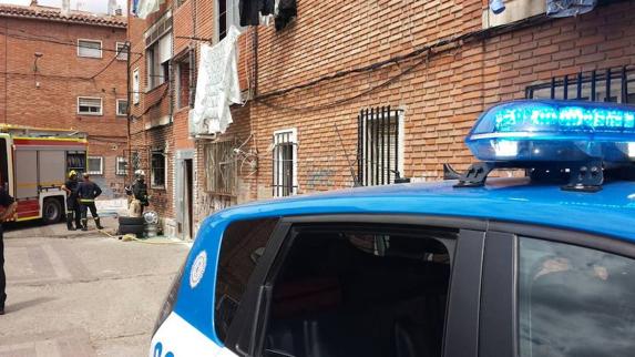 Arde un bajo en la plaza del Cea de Valladolid