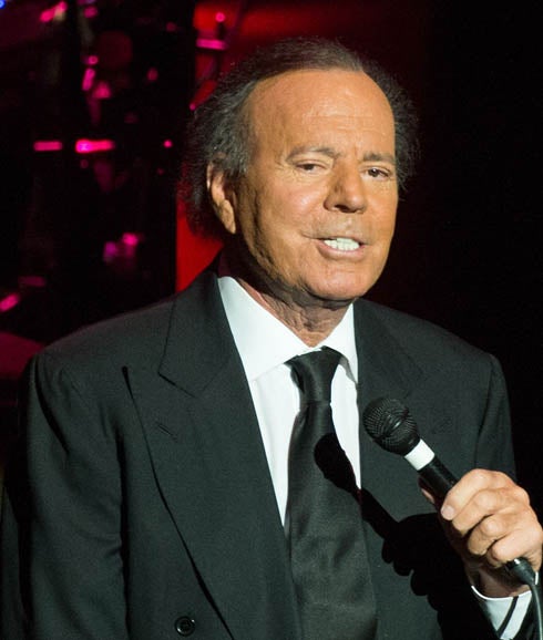 Julio Iglesias pide el voto para el PP