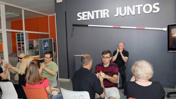 Sordociegos, en una sociedad que ni ve ni oye