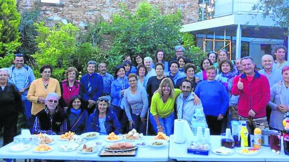 ‘Crea tu mente, crea tu vida’ atrae a unas cuarenta personas en la Sierra