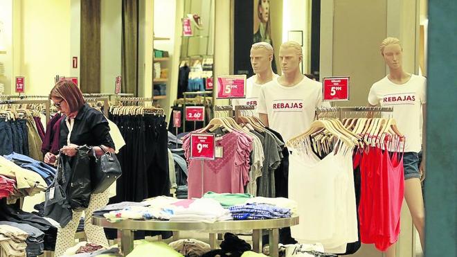 El comercio desata su optimismo en el inicio de la campaña veraniega de rebajas