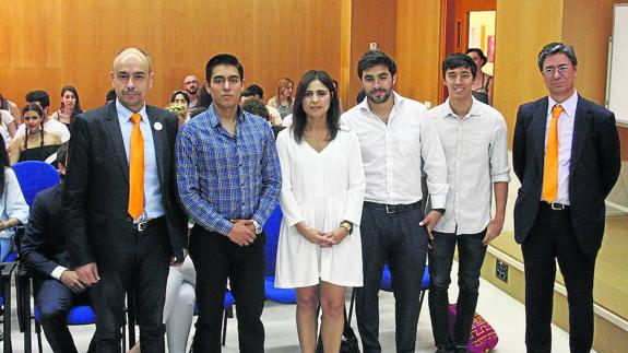 La II Feria Emplea Talento da a conocer las becas contrato de las empresas