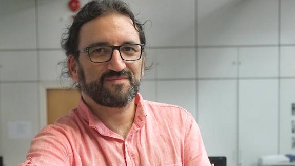 El periodista de El Norte, Antonio Encinas, premio Fundación Vodafone de periodismo