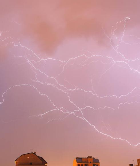 La mayor parte de Castilla y León, en alerta por lluvias y tormentas