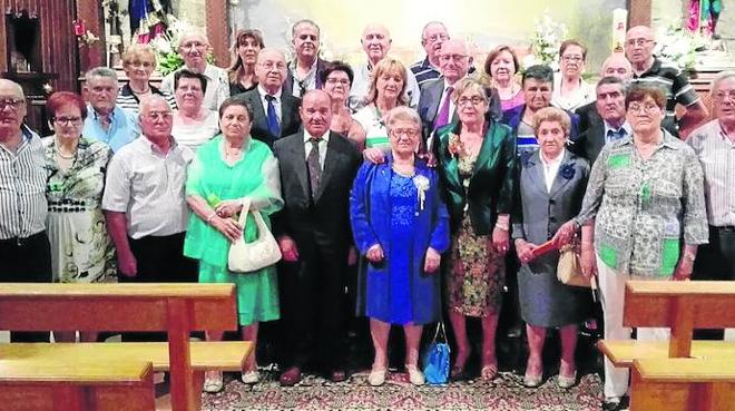 Los mayores de la Sierra de Francia brindan por una vida llena de amor