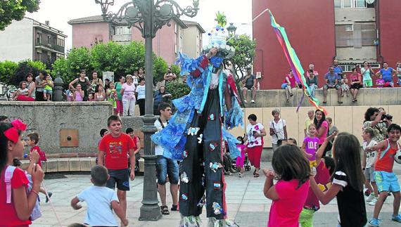 Festeamus arranca con el pregón de la actriz y cantante Luisa Pérez