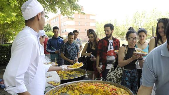 Las fiestas en distintos barrios de Valladolid protagonizan la agenda del sábado