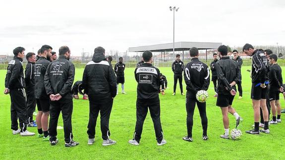 Unionistas de Salamanca CF completa su pretemporada con un amistoso ante el CD Guijuelo