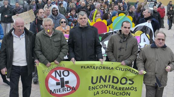 La planta de compostaje de Fuentepelayo tiene hasta 27 de julio para retirar los residuos