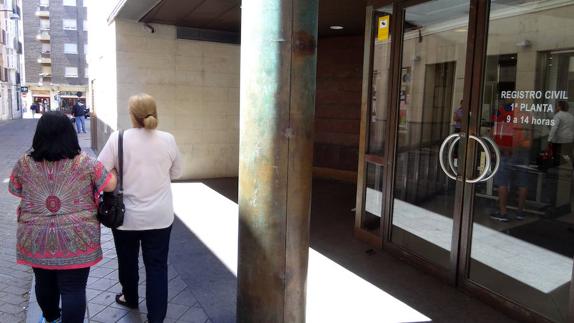 El impago de una multa de 648 euros lleva a dos mujeres al borde de la cárcel