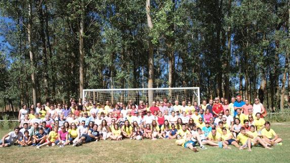 La familia que permanece unida...