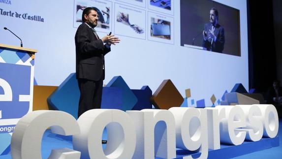 La agente Silvia Barrera, experta en ciberataques, se incorpora como ponente al Congreso e-volución