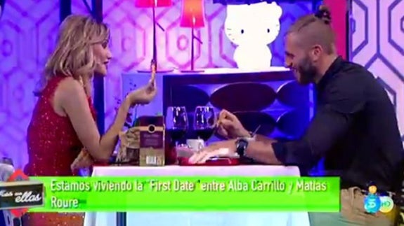 Alba Carrillo recupera su sonrisa junto al camarero Matías Roure, de 'First Dates'