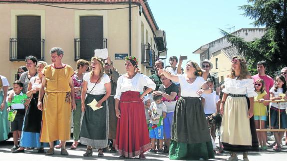 Todo un pueblo en torno al primer libro impreso