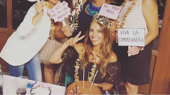Paula Echevarría, más emocionada que nunca en la fiesta por su 39 cumpleaños