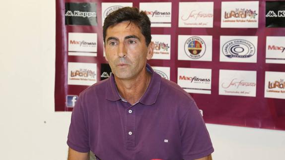 Gay, técnico del Deportivo Palencia: «Si no hay ya una solución, me vuelvo para casa»