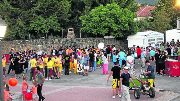 Las peñas ponen la diversión en Navafría