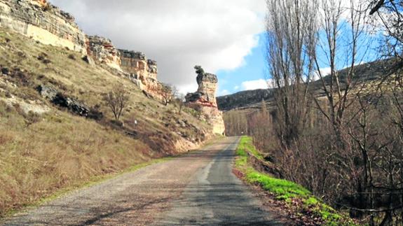 Las obras obligan a cortes de tráfico en la vía de Carrascal a Valle de Tabladillo