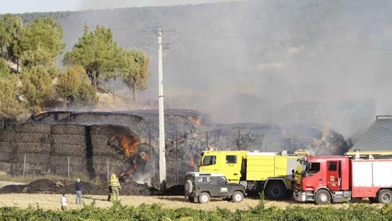 La Guardia Civil investiga a tres personas por los fuegos de Olivares y Corcos