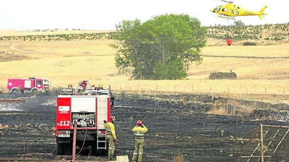 Un nuevo fuego en el término de Miranda de Azán calcina 33 hectáreas de superficie agrícola