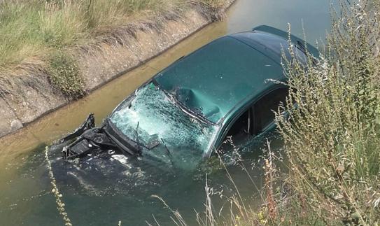 Herido un hombre al caer su vehículo al canal de Riaza