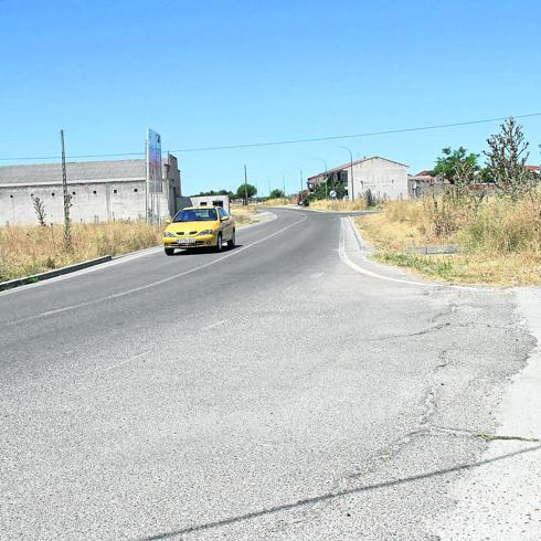 Una nueva acera unirá el casco urbano de Cuéllar con el cementerio