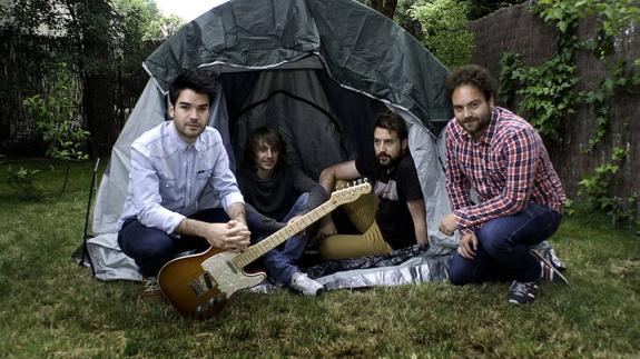 El cantante y el batería de Supersubmarina continúan ingresados pero «fuera de peligro»