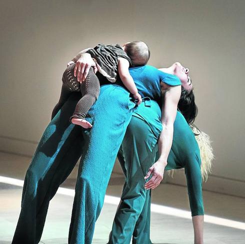 Nuria Sotelo convierte en danza el amor maternal en el FETAL