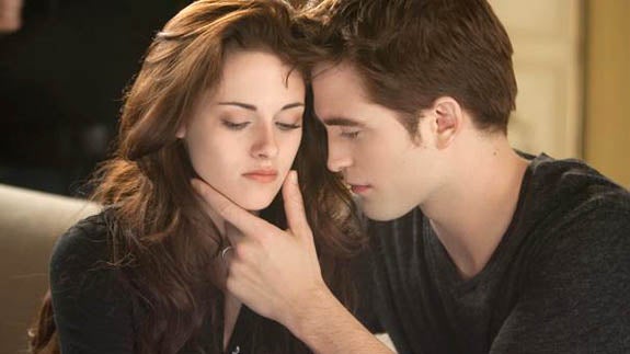 Kristen Stewart reconoce que su relación con Pattinson era «un producto de los fans»