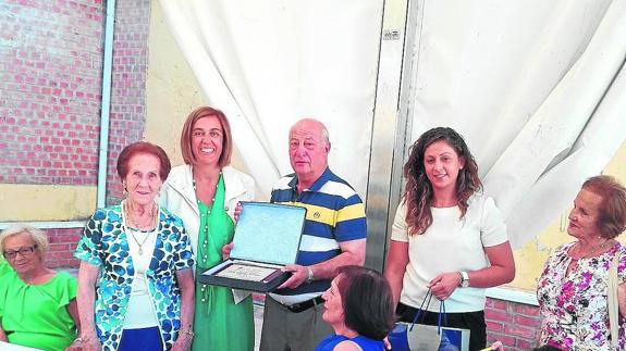 Mazariegos rinde un sentido homenaje a las personas mayores del municipio