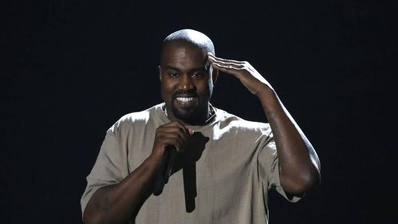 Kanye West abre 21 tiendas de golpe