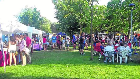 Más de veinte expositores en la Feria de Artesanía y Alimentación de Fuenterrebollo
