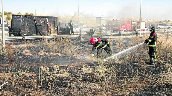 El incendio de un camión provoca atascos en la rotonda de Buenos Aires