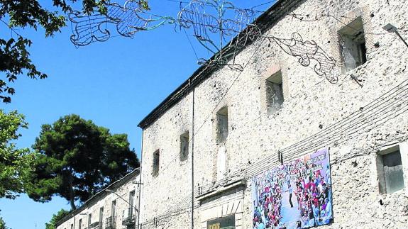 La inauguración del alumbrado ferial y el concierto de Freefolk, aperitivos de las fiestas