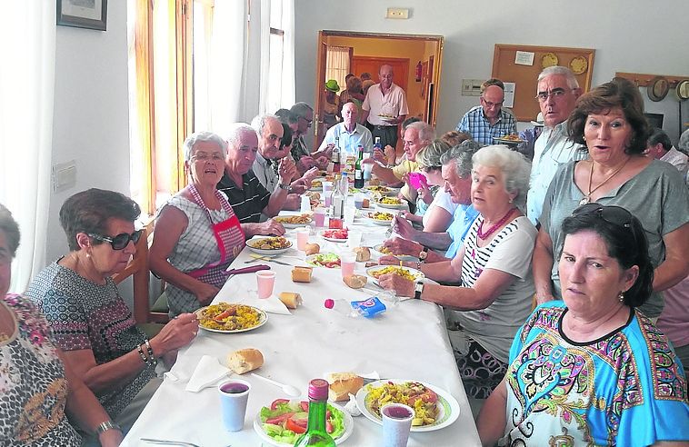 Los jubilados casliegos celebran una comida de hermandad