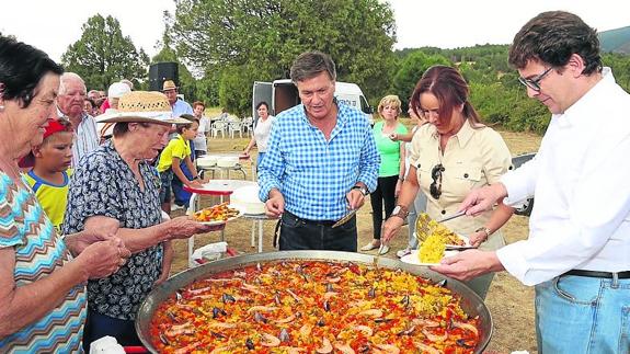 El PP de Segovia abre el curso político con lluvia pero con ilusión