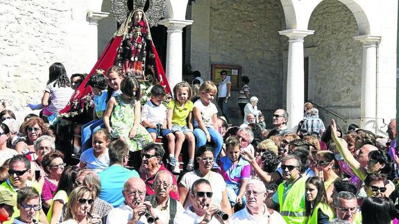 Comienza el novenario que antecede a la romería popular de la Virgen del Henar