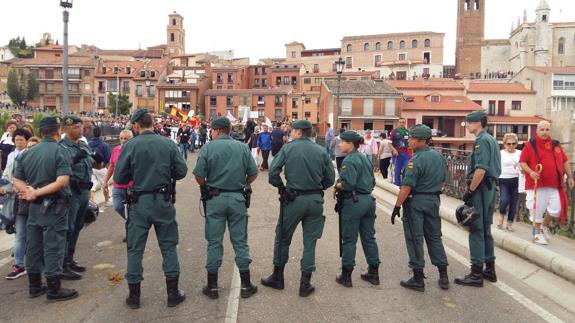 Golpes e insultos antes del inicio del Toro de la Peña