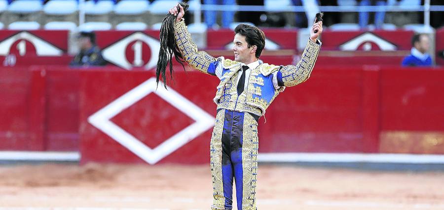 Un toro de lujo y un torero de ferias