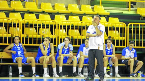 Perfumerías Avenida defiende el título regional en medio de su pretemporada