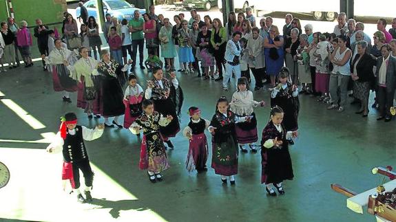 Bailes para honrar al Santísimo Cristo del Humilladero en Garcibuey