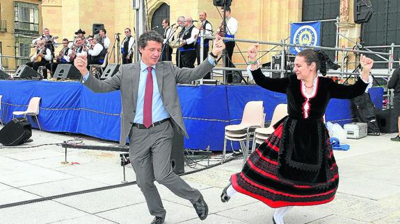 Música y baile para la patrona