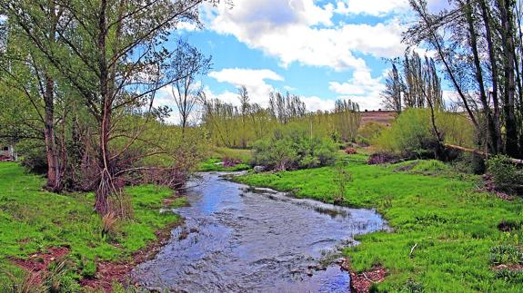 Dos vecinas encuentran el cadáver de una mujer en La Poza del río Riaza