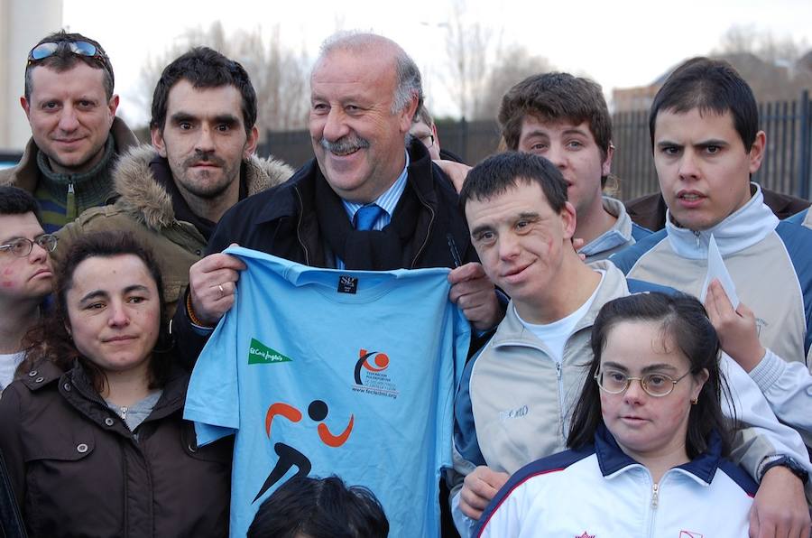 Vicente del Bosque apoya la marcha del grupo San Cebrián que se celebrará en Palencia