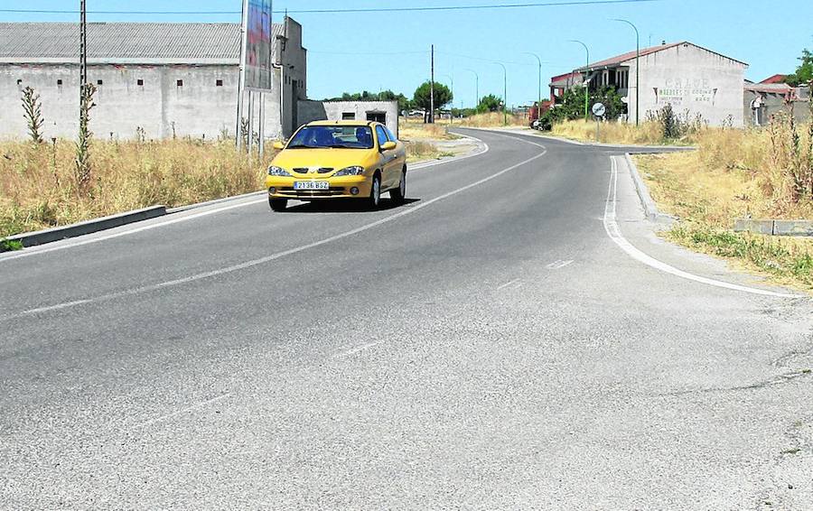 La Diputación adjudica la construcción de una acera hasta el cementerio de Cuéllar