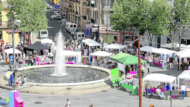 Un barrio que bulle y comercia