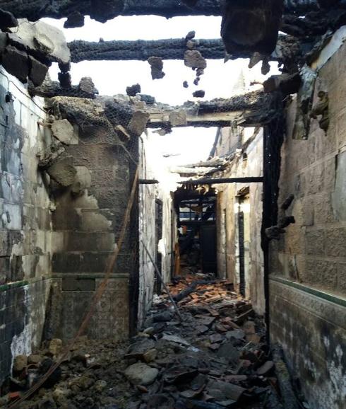 Rescatan a un octogenario que estaba inconsciente en el incendio en Matapozuelos