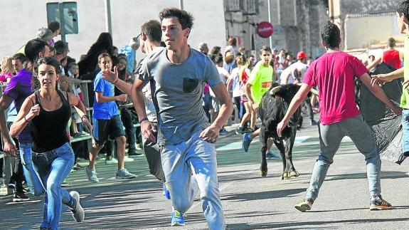 Cuéllar vive con jolgorio el veranillo de su patrón